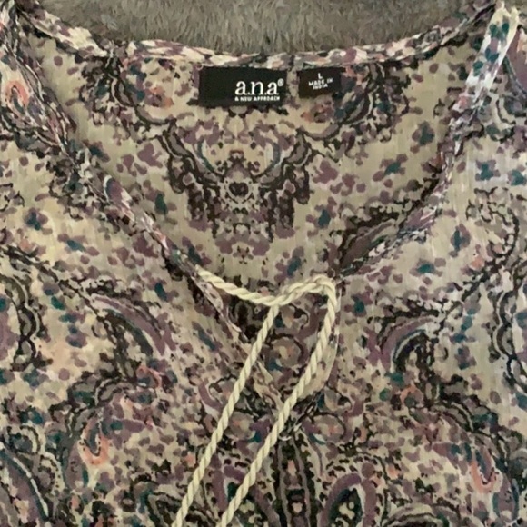 🩶 a.n.a. Sheer Paisley Blouse - Picture 11 of 13